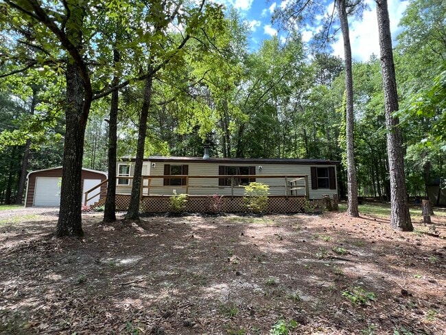 Building Photo - 102 Stillwater Dr