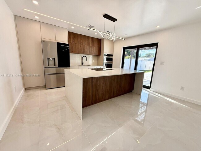 Foto del edificio - 3322 Coolidge St