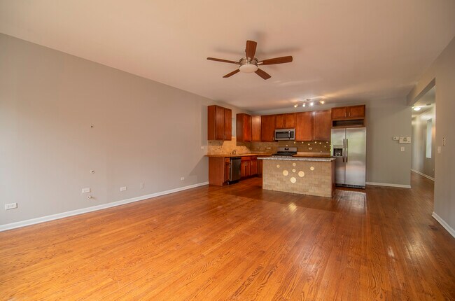 Foto del edificio - 2328 W Washington Blvd