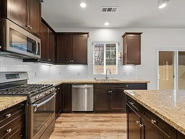 Building Photo - 679 Nile River Dr