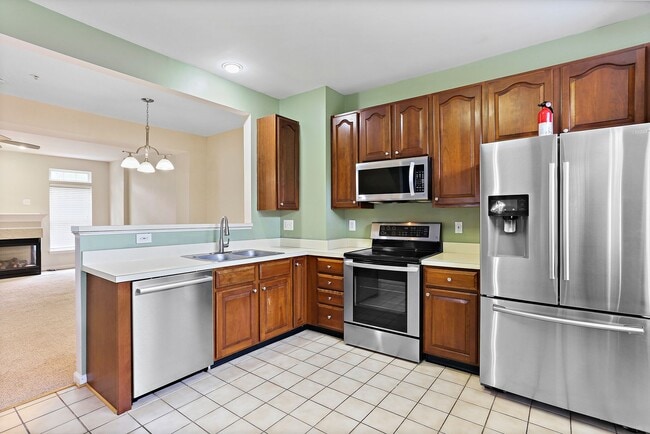 Building Photo - 570 Eisenhower Dr