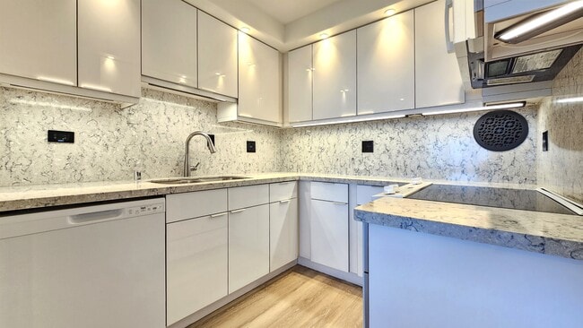 Photo - 1676 Ala Moana Blvd Townhome