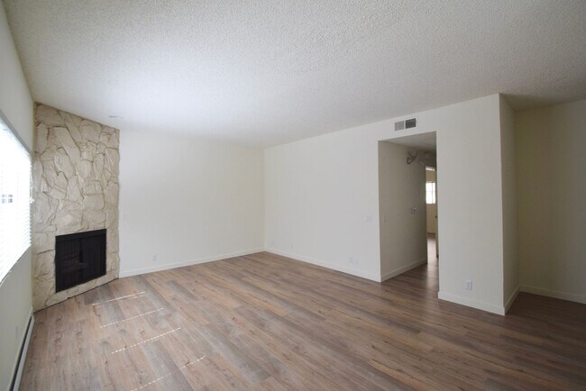 Foto del edificio - 11315 Moorpark St