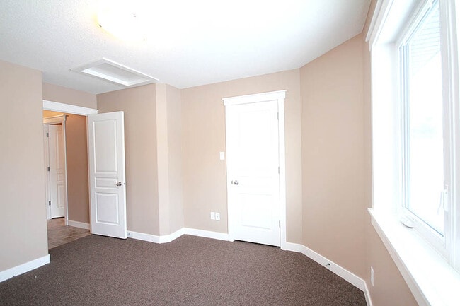 Building Photo - 441 Halifax St