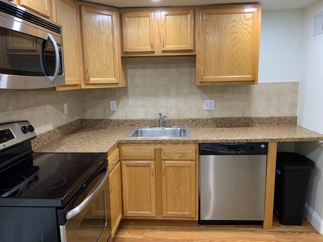 Kitchen - 149 N 21st St