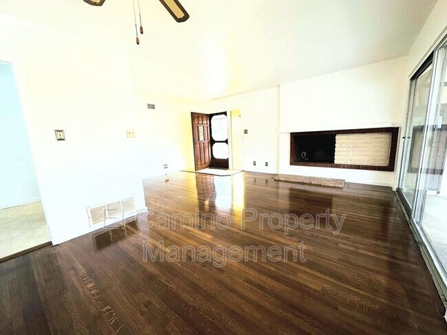 Building Photo - 14548 Bora Dr