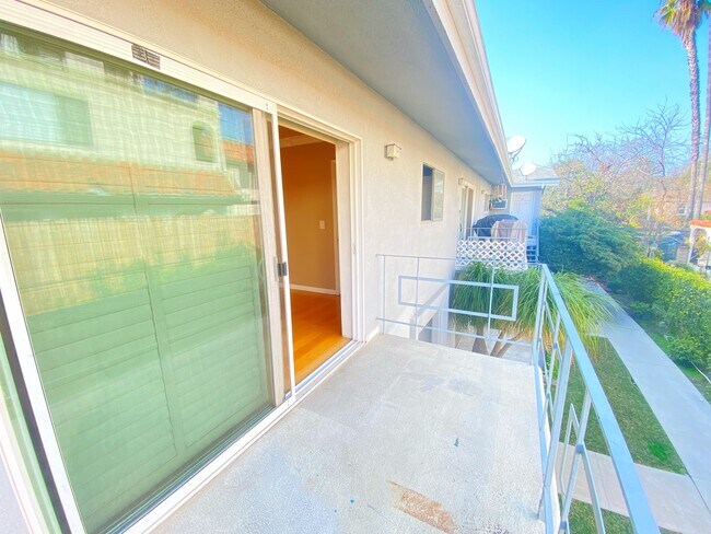 Building Photo - 418 E Harvard Rd