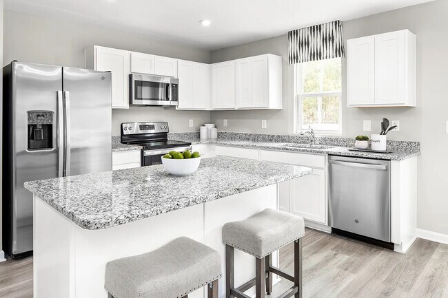 Foto del edificio - Room in Townhome on Tarik Ln