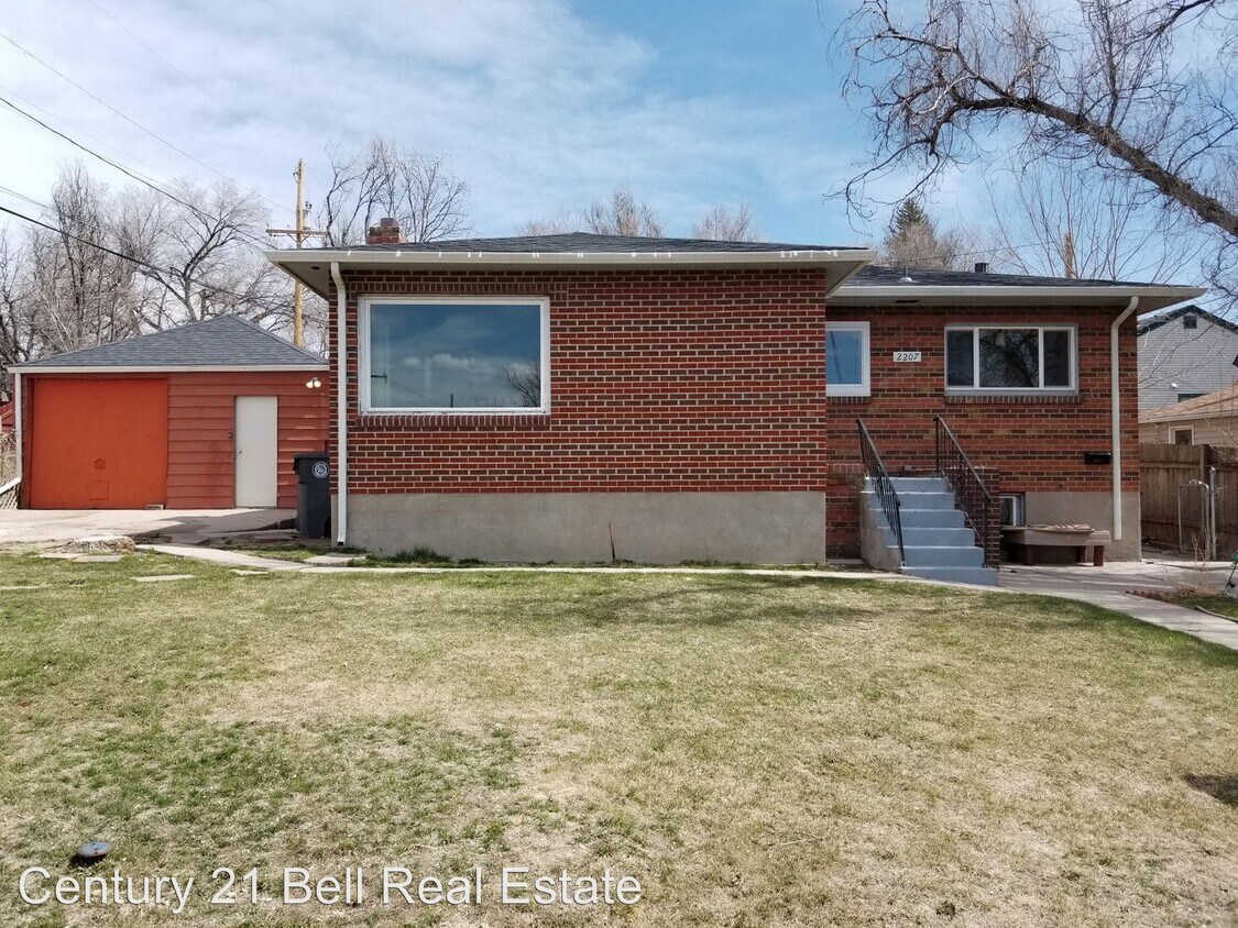 Primary Photo - 2207 Dunn Ave