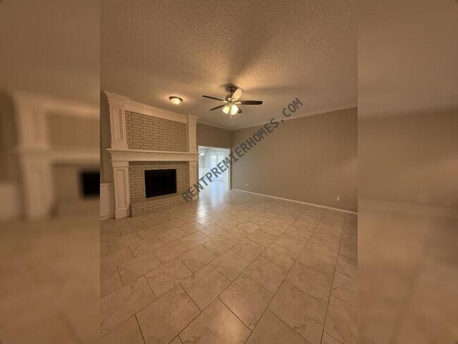 Photo - 11609 SW 4th St House