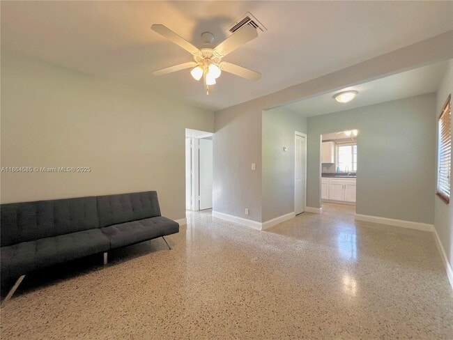 Foto del edificio - 11121 NE 9th Ct