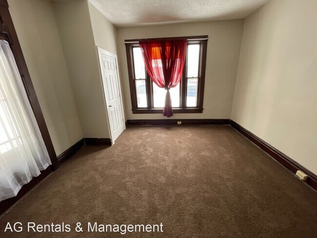 Building Photo - 5 br, 1.5 bath House - 1224 Michigan Ave