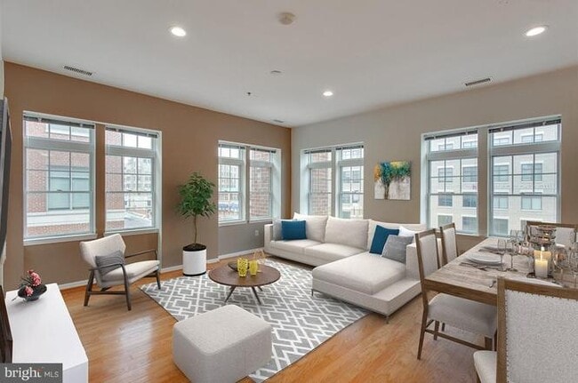 Photo - 309 Holland Ln Townhome