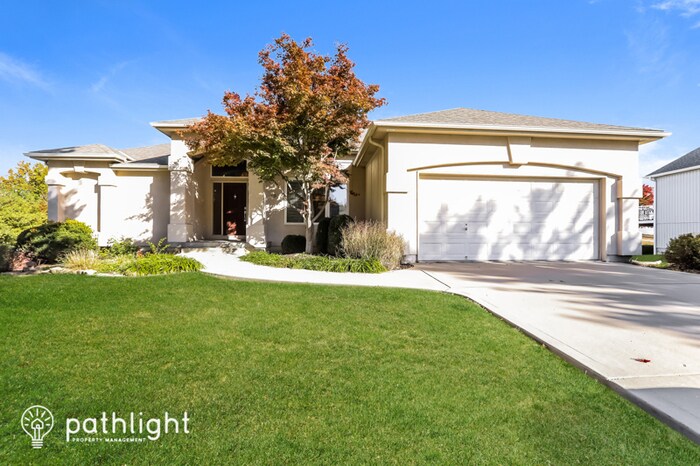 Primary Photo - 1805 NE Volos Ct, Blue Springs, MO, 64029