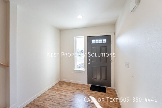 Building Photo - 1073 S Grand Dr