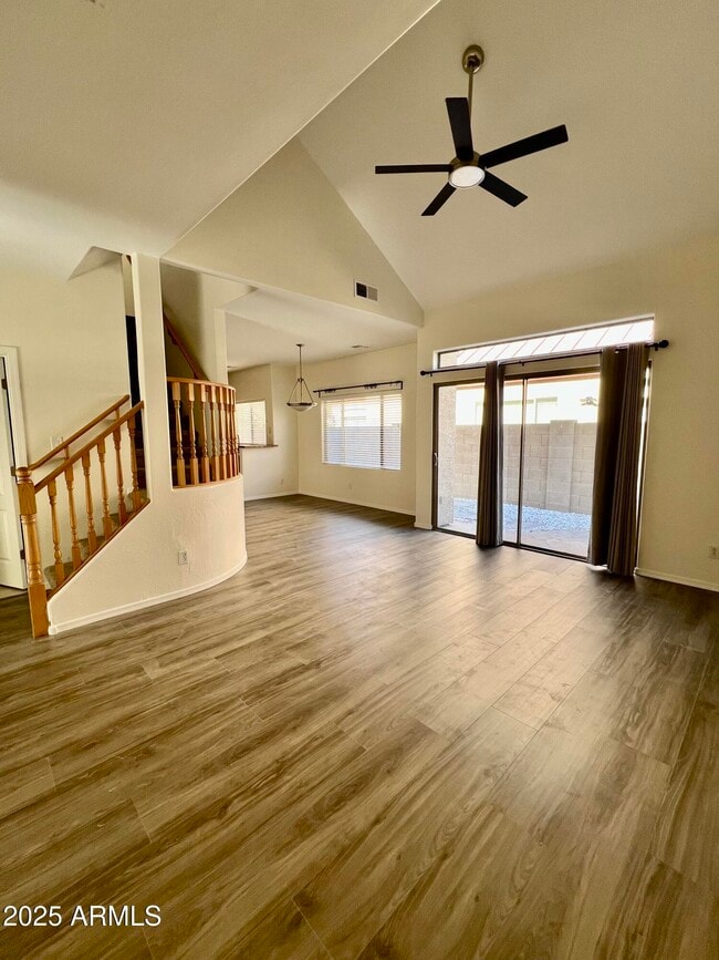 Building Photo - 1015 S Val Vista Dr