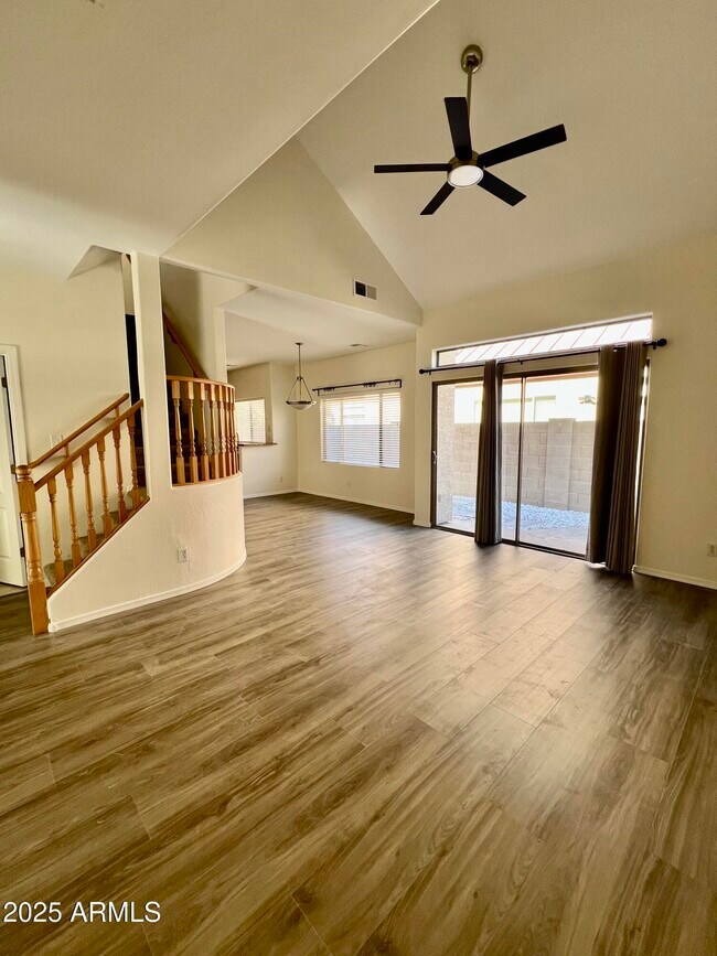 Foto del edificio - 1015 S Val Vista Dr