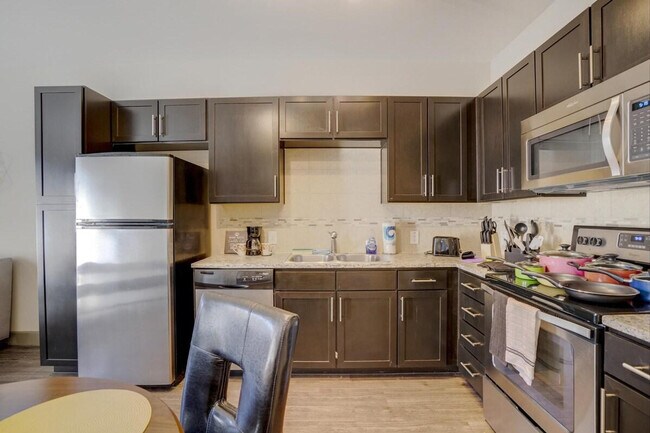 Foto del edificio - 6833 Addison Cir