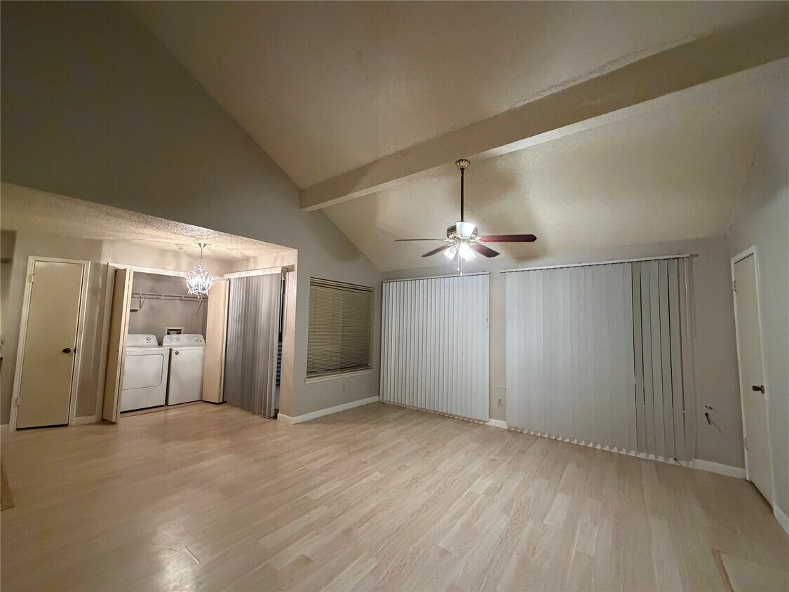 Building Photo - 12200 Overbrook Ln