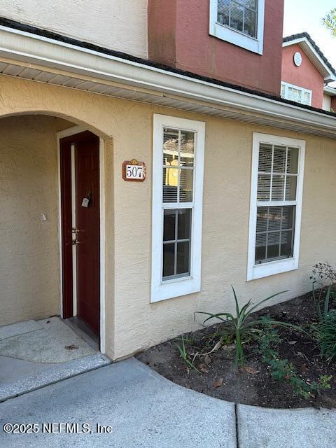 Foto del edificio - 570 Busch Dr