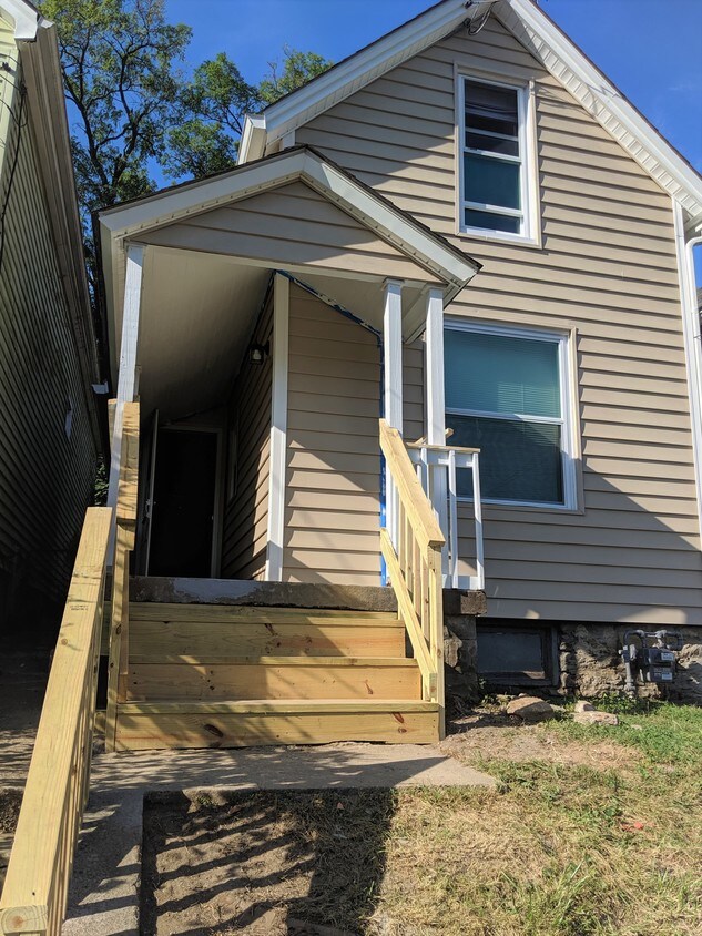 938 Maple Ave, Dayton, KY 41074 House Rental in Dayton, KY