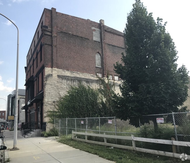 Building Photo - 1800 Ridge Ave