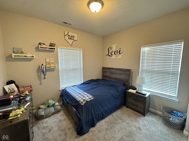 Foto del edificio - 914 Baden Manor Dr