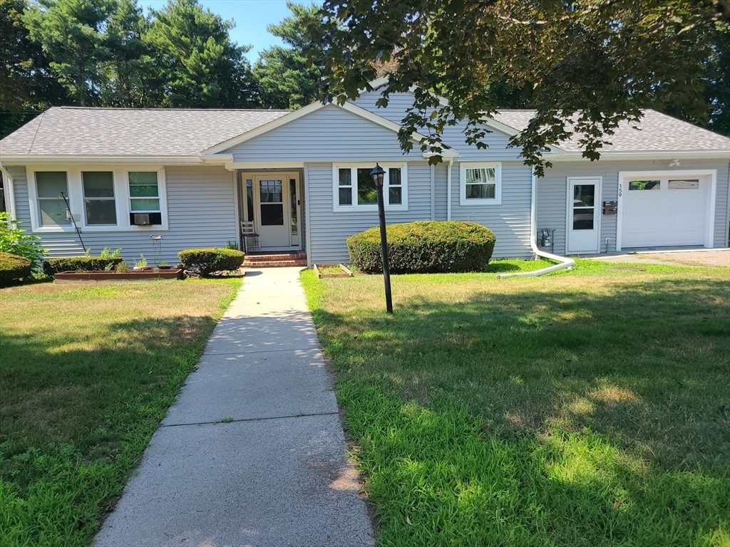 Primary Photo - 159 Lake St