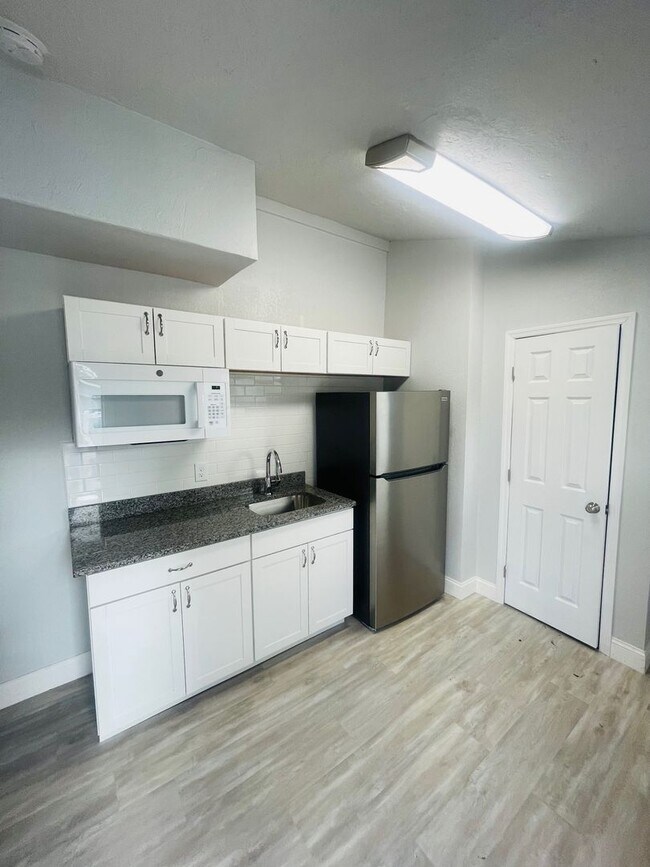 Foto del edificio - 1006 13th Ave W