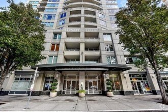 Building Photo - 2600 2nd Ave