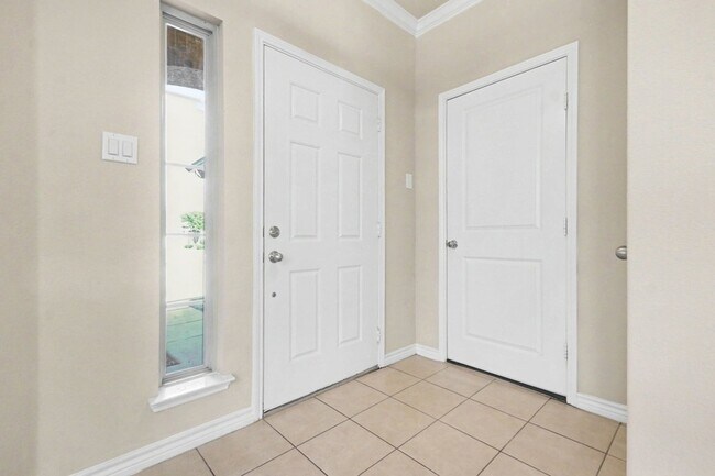 Building Photo - 1412 Villa Paloma Blvd