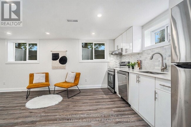 Building Photo - 26B Majestic Dr