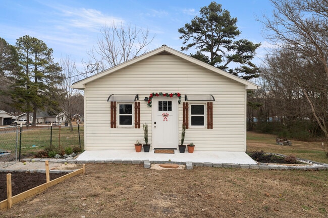 Building Photo - 6500 Nathan Ave