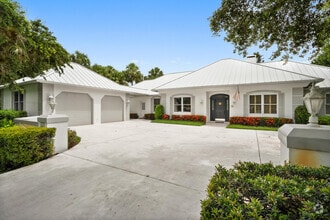 Building Photo - 4381 SW Parkgate Blvd