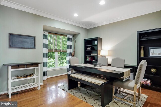 Foto del edificio - 46209 Walpole Terrace