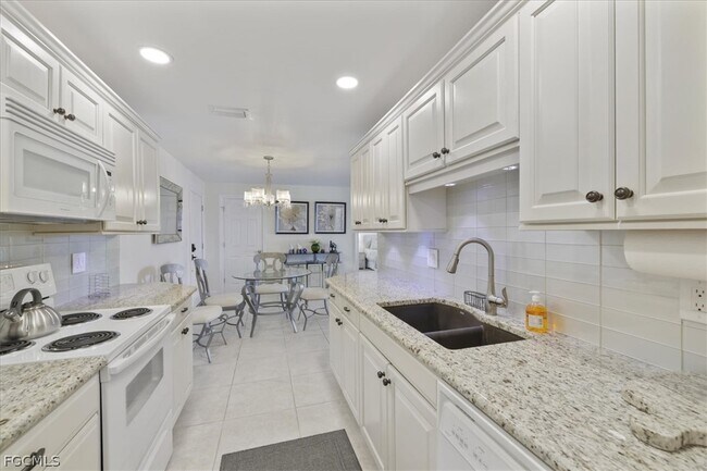 Foto del edificio - 1511 Estero Blvd