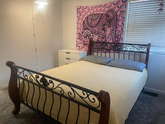 Foto del edificio - 2835 Cherry Hills Dr