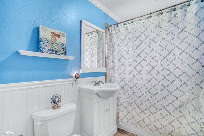 Building Photo - 3 br, 1 bath House - 1608 Moorpark Ave