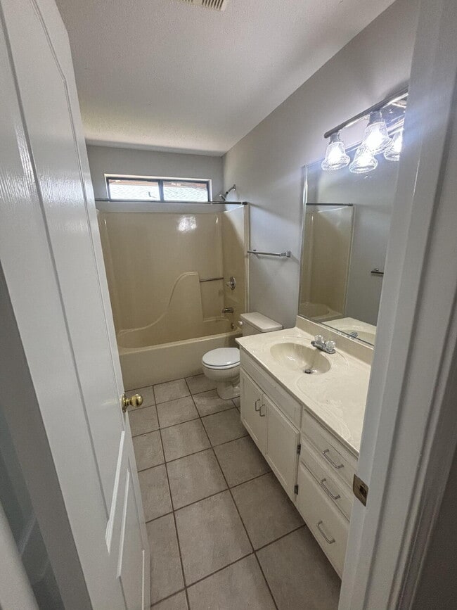 Foto del edificio - 148 Long Pointe Dr