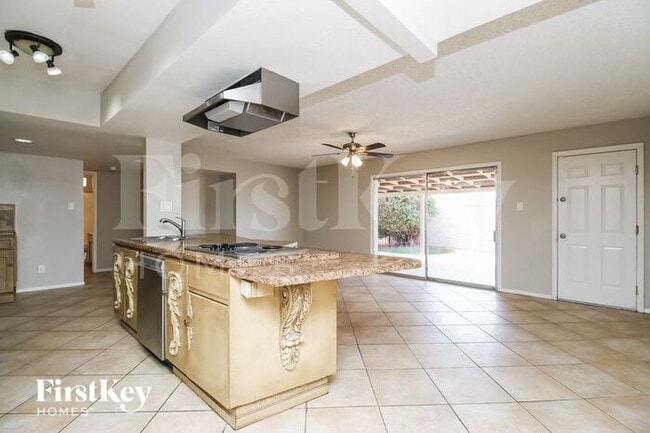 Building Photo - 4428 S La Corta Dr