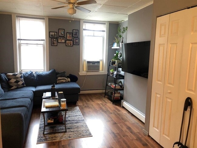 Foto del edificio - 723 Adams St