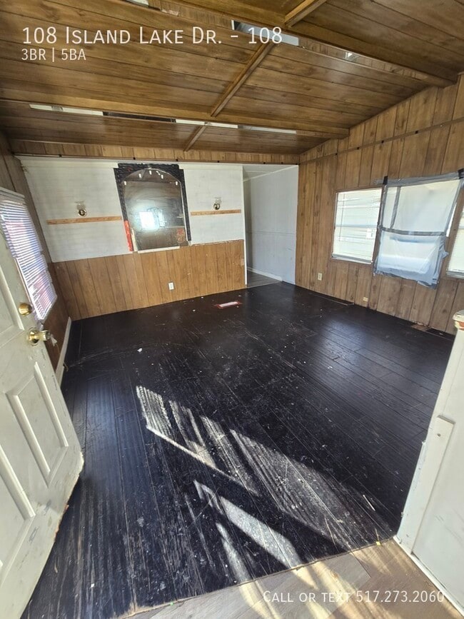 Photo - 108 Island Lake Dr House