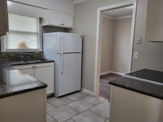 Foto del edificio - 3107 Andros Dr SW