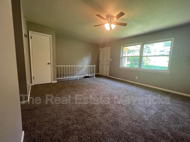Foto del edificio - 5056 Shoals Ln