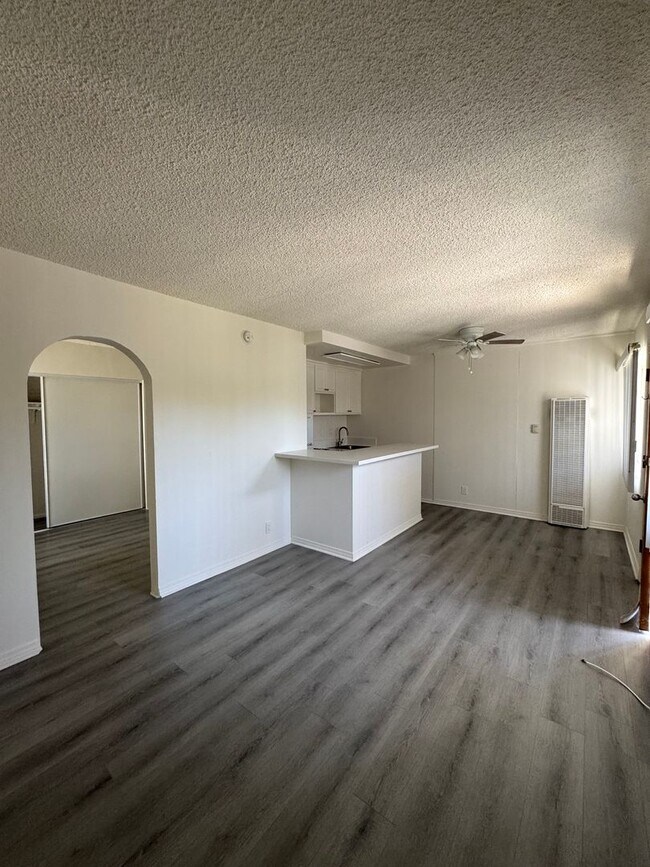 Foto del edificio - 1 Bed Apartment in Prime Playa Del Rey -  ...