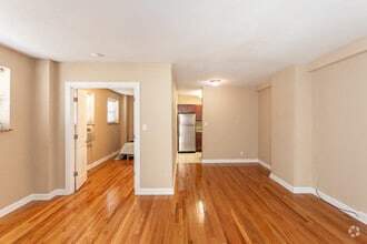 1BR, 1BA - 567 SF - Convent Gardens Apartments