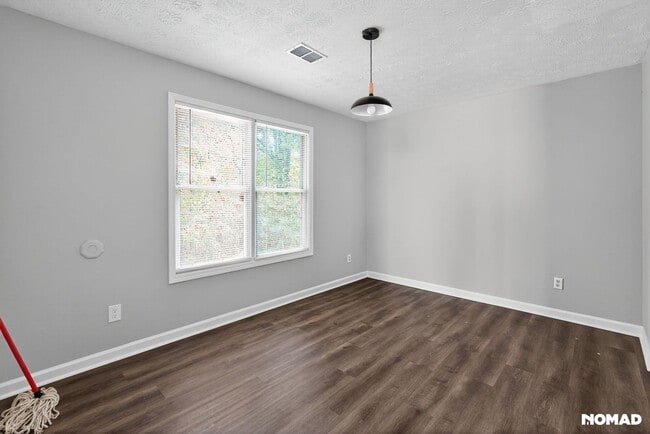 Foto del edificio - 5508 Windwood Rd