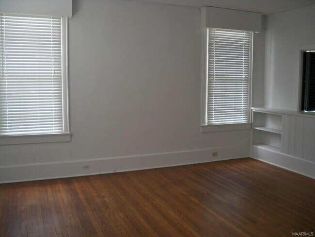 Foto del edificio - 3035 Woodley Terrace