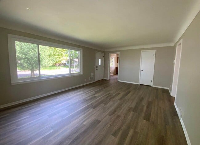 Building Photo - 7229 Harriet Ave