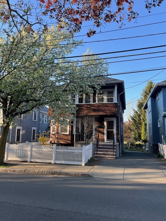Building Photo - 35 Albion St